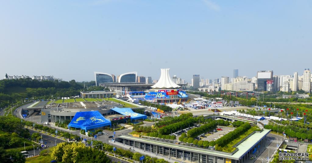 潮汕英歌舞燃动邕城 红歌快闪献礼三月三 ——2026广西南宁会展嘉年华盛大启幕